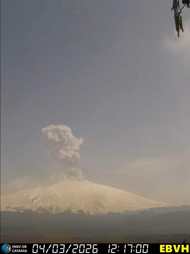 Etna_4-marzo-2026_evento-esplosivo_video-sorveglianza-2.jpg