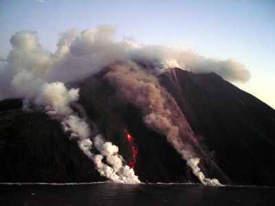 Stromboli_20070227_01_400