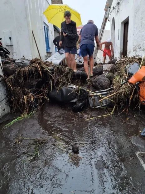 alluvione-stromboli.jpg